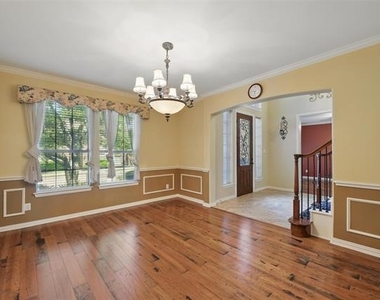 1805 Southwicke Drive - Photo Thumbnail 9
