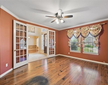 1805 Southwicke Drive - Photo Thumbnail 5