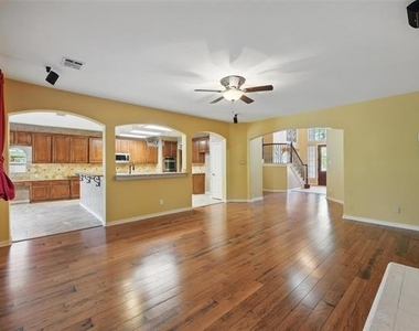 1805 Southwicke Drive - Photo Thumbnail 8