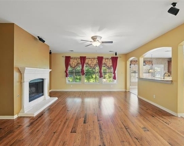1805 Southwicke Drive - Photo Thumbnail 6