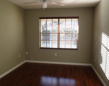 1101 Belmont Place - Photo Thumbnail 9