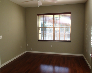 1101 Belmont Place - Photo Thumbnail 10