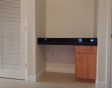 1101 Belmont Place - Photo Thumbnail 8