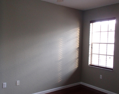 1101 Belmont Place - Photo Thumbnail 14