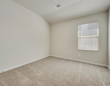 2729 Nene Street - Photo Thumbnail 8