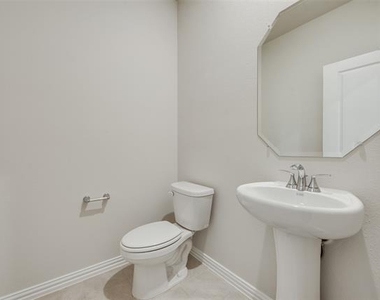 2729 Nene Street - Photo Thumbnail 12