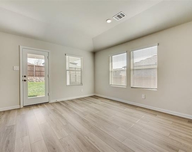2729 Nene Street - Photo Thumbnail 5