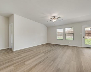 2729 Nene Street - Photo Thumbnail 3