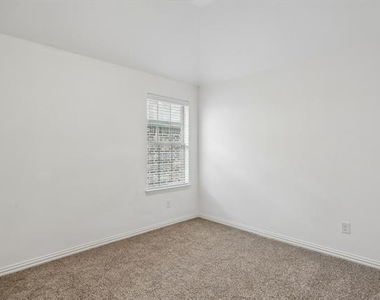404 Warwick Boulevard - Photo Thumbnail 29