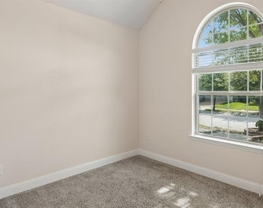 404 Warwick Boulevard - Photo Thumbnail 18