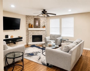 1622 Pheasant Creek Drive - Photo Thumbnail 2