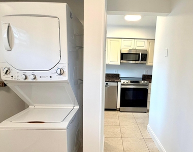 413 N Cypress Drive - Photo Thumbnail 7