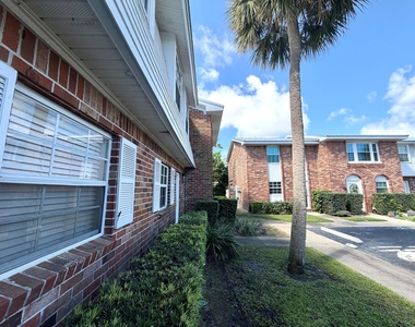 413 N Cypress Drive - Photo Thumbnail 24