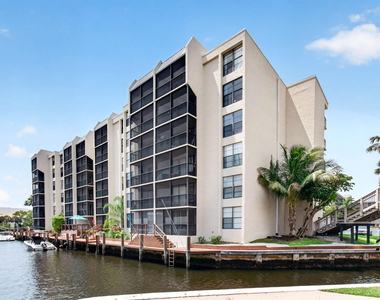 12 Royal Palm Way - Photo Thumbnail 9