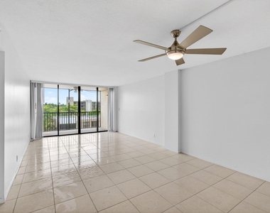 12 Royal Palm Way - Photo Thumbnail 15