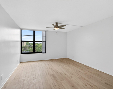 12 Royal Palm Way - Photo Thumbnail 24