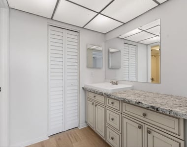 12 Royal Palm Way - Photo Thumbnail 26