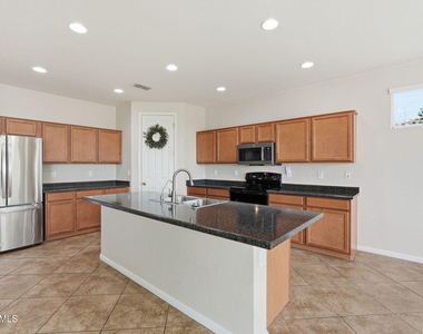 27293 N 78th Lane - Photo Thumbnail 12