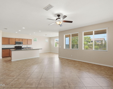 27293 N 78th Lane - Photo Thumbnail 8