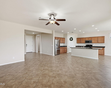 27293 N 78th Lane - Photo Thumbnail 7