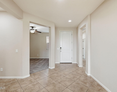 27293 N 78th Lane - Photo Thumbnail 4