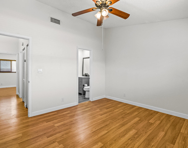 2700 S Oakland Forest Drive - Photo Thumbnail 22