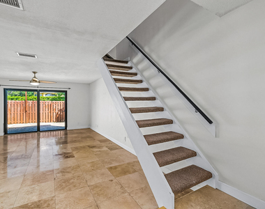 2700 S Oakland Forest Drive - Photo Thumbnail 5
