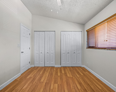 2700 S Oakland Forest Drive - Photo Thumbnail 32