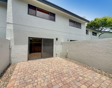 2700 S Oakland Forest Drive - Photo Thumbnail 35