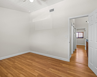 2700 S Oakland Forest Drive - Photo Thumbnail 30