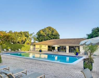 2700 S Oakland Forest Drive - Photo Thumbnail 37