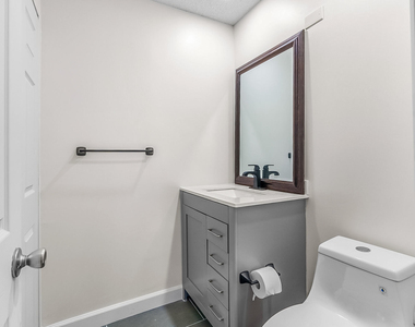2700 S Oakland Forest Drive - Photo Thumbnail 25