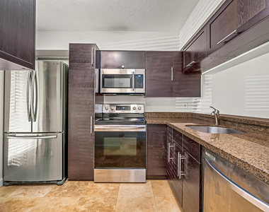2700 S Oakland Forest Drive - Photo Thumbnail 10