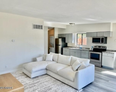 453 W University Drive - Photo Thumbnail 2