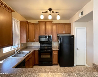1720 E Thunderbird Road - Photo Thumbnail 8