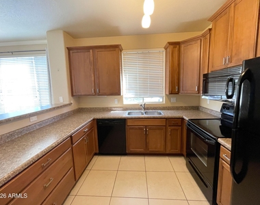 1720 E Thunderbird Road - Photo Thumbnail 9