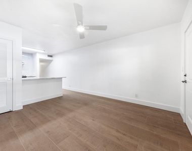 530 S Federal Highway - Photo Thumbnail 11