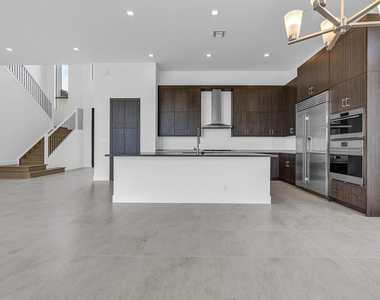 9523 Riverside Park Drive - Photo Thumbnail 10