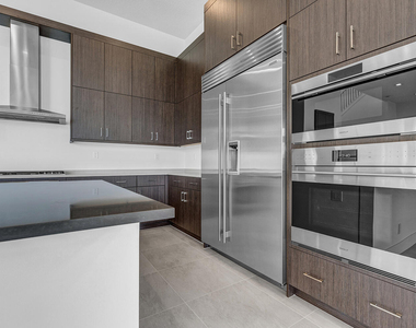 9523 Riverside Park Drive - Photo Thumbnail 12