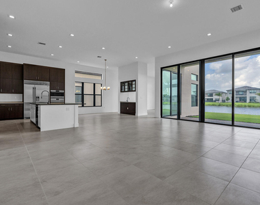 9523 Riverside Park Drive - Photo Thumbnail 5