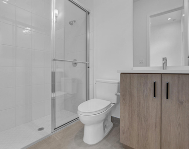 9523 Riverside Park Drive - Photo Thumbnail 14