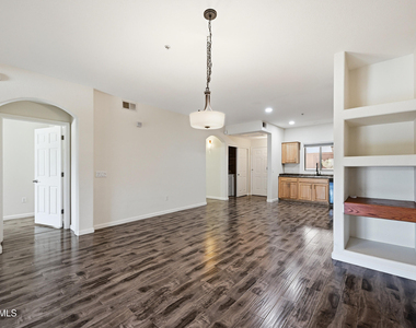 920 E Devonshire Avenue - Photo Thumbnail 8