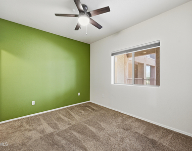 920 E Devonshire Avenue - Photo Thumbnail 14