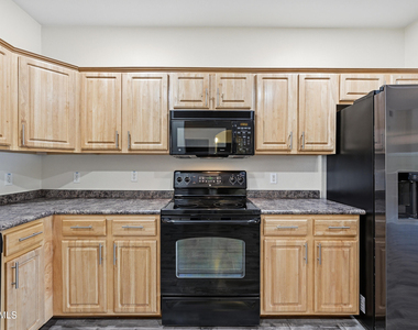 920 E Devonshire Avenue - Photo Thumbnail 7