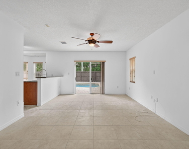 1975 Ne 36th Avenue - Photo Thumbnail 14