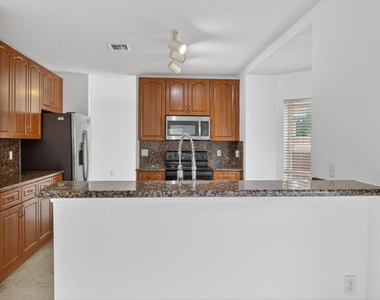 1975 Ne 36th Avenue - Photo Thumbnail 18