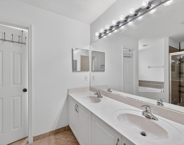 1975 Ne 36th Avenue - Photo Thumbnail 26