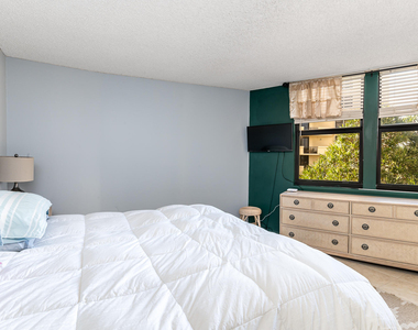 2800 N Ocean Drive - Photo Thumbnail 11