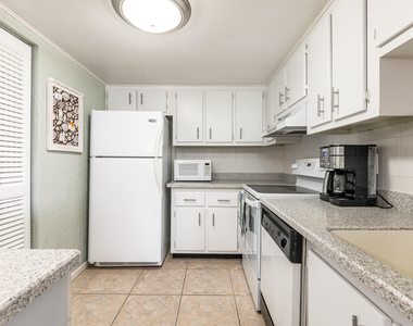 2800 N Ocean Drive - Photo Thumbnail 4