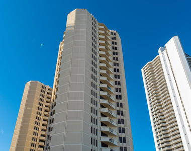 2800 N Ocean Drive - Photo Thumbnail 14